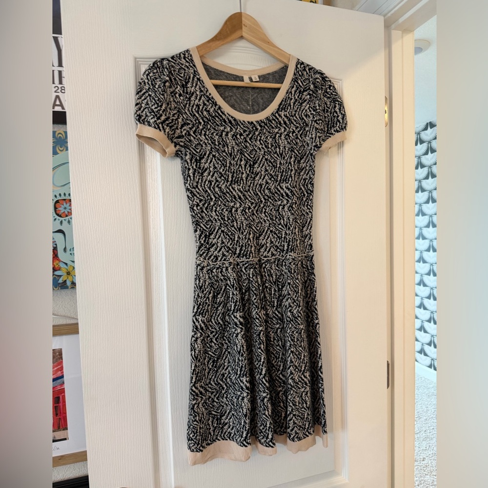 Frenchi Short Sleeved Sweater Dress medium